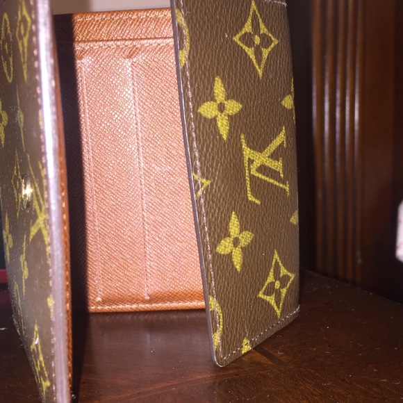 Louis Vuitton Wallet. (Make an offer) - Picture 4 of 8